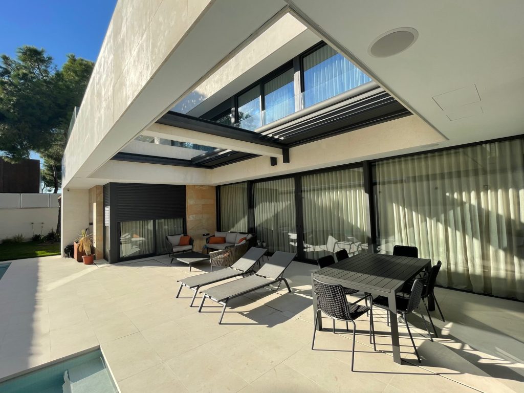 Pérgola bioclimática Brustor B600S 07 Pérgola bioclimática Brustor B600S de lamas retráctiles