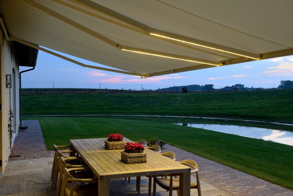 Toldo cofre Brustor B27 06 Toldo cofre Brustor B27