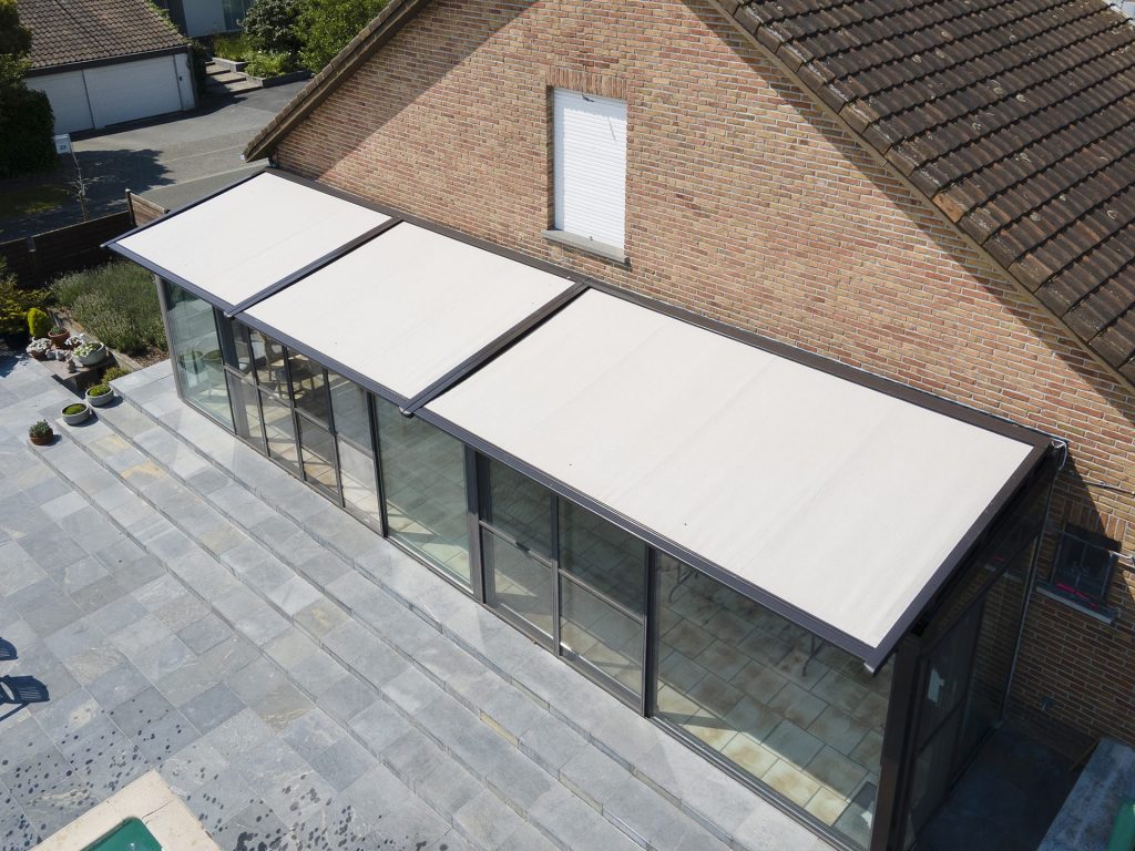 Toldo veranda Brustor B128 04 Toldo veranda Brustor B128 sobre techo acristalado